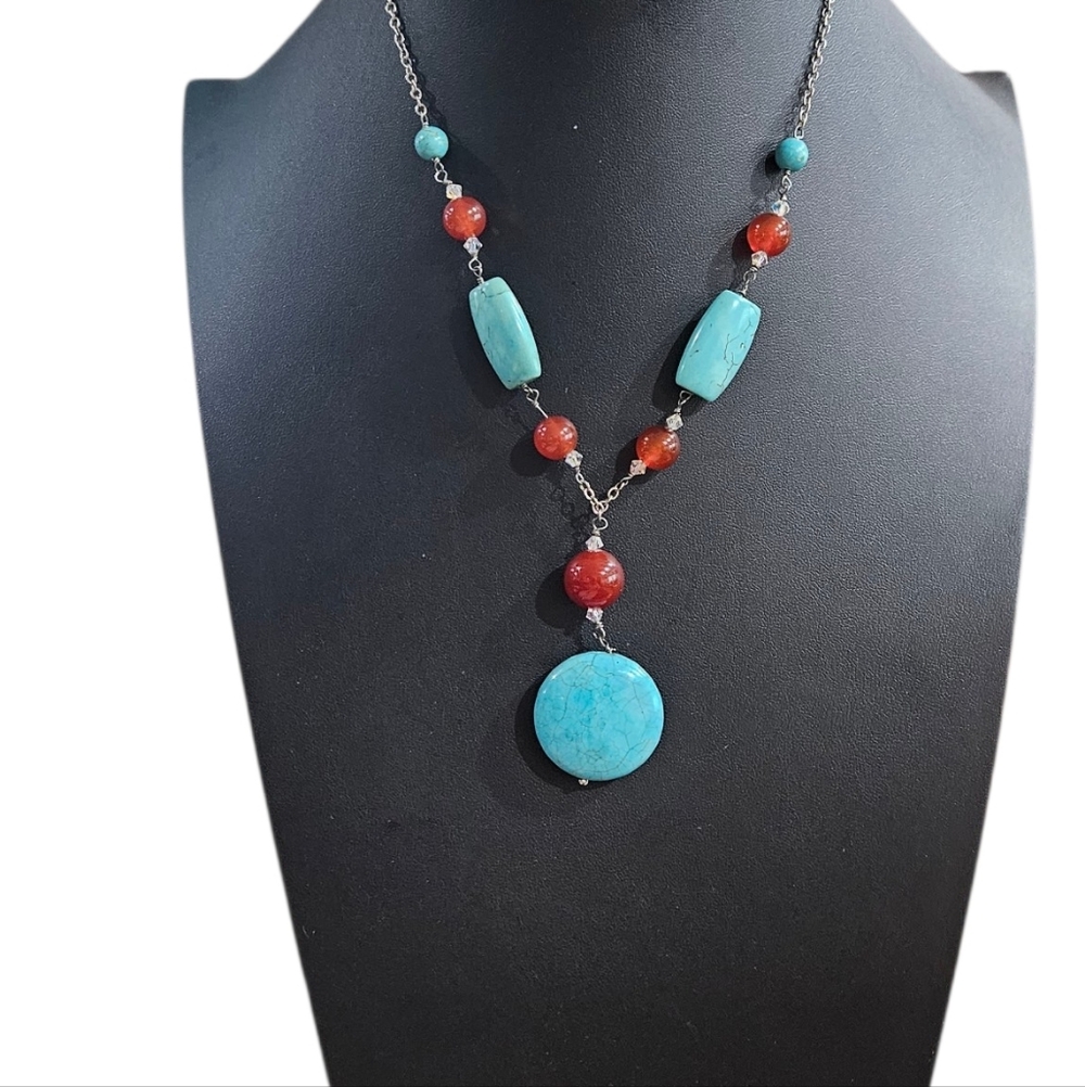 Howlite and Glass Bead Pendant Necklace